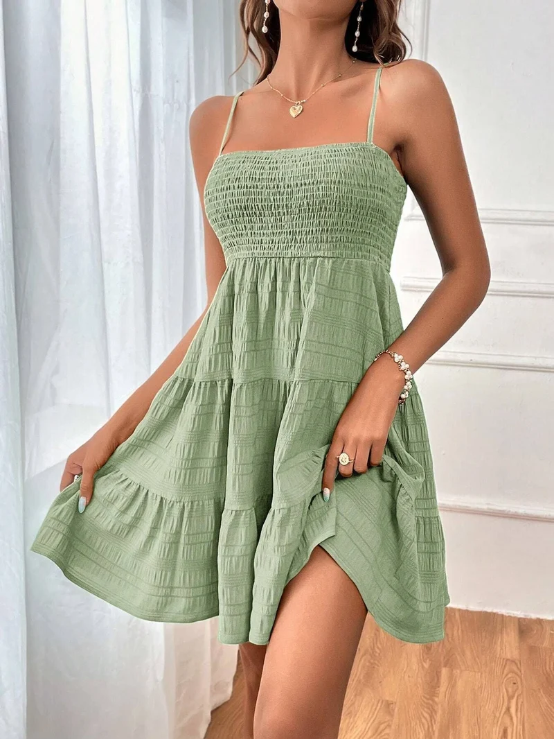 Damen Sommerliches Minikleid mit schmalen Trägern und Taillierung