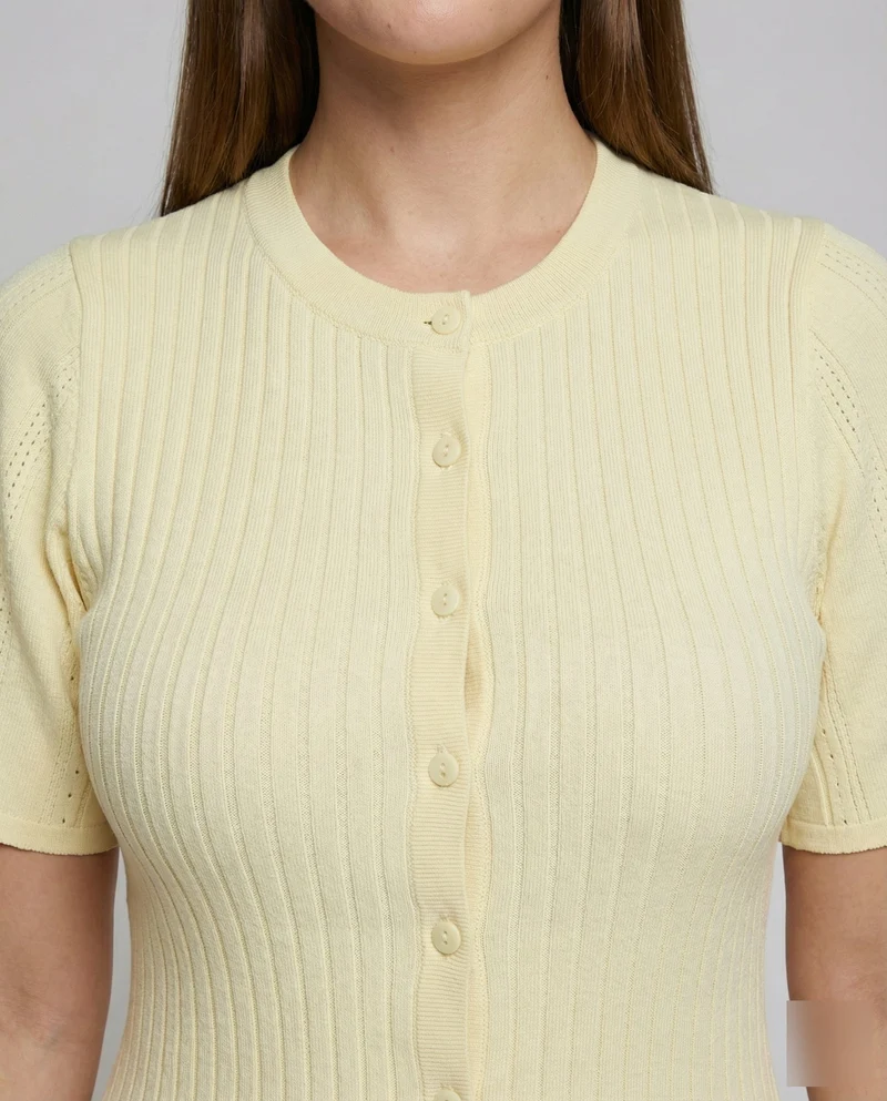 Damen nan knopfbesetztes Rippstrick-Midikleid mit figurbetonter Oberweite, ausgestelltem Plisseesaum und Pointelle-Details Nord Taschen