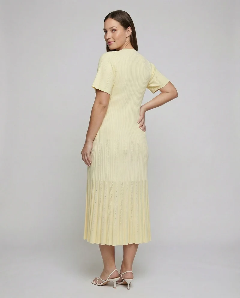 Damen nan knopfbesetztes Rippstrick-Midikleid mit figurbetonter Oberweite, ausgestelltem Plisseesaum und Pointelle-Details Nord Taschen