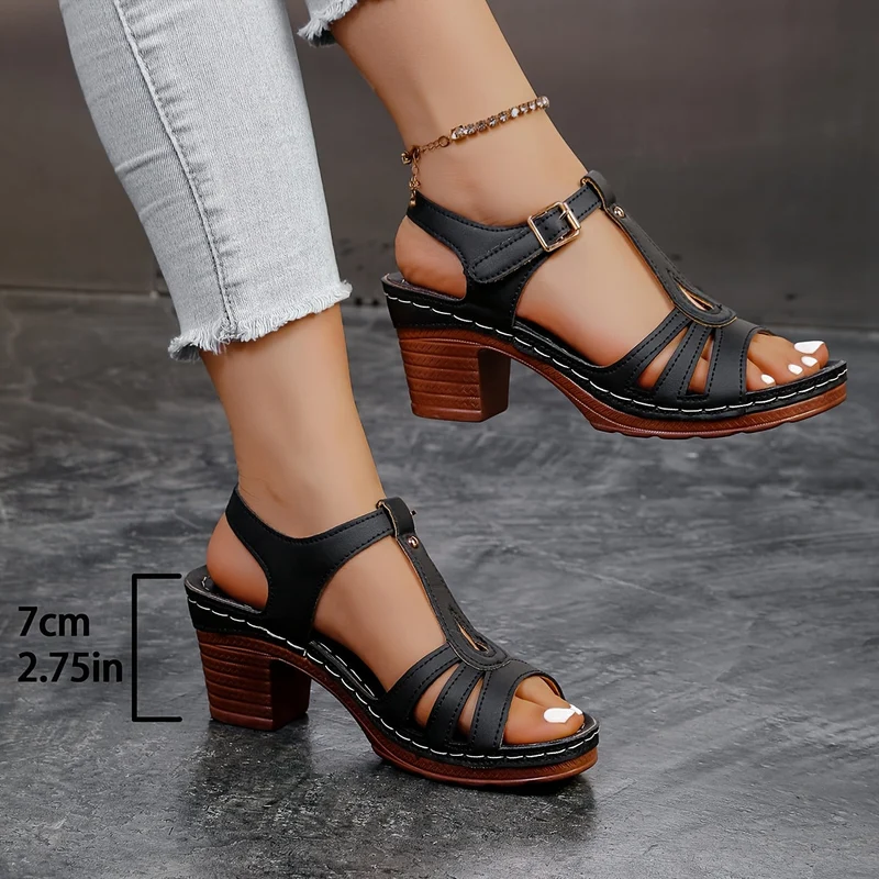 Retro-Sandalen mit Blockabsatz und verstellbarem Riemen