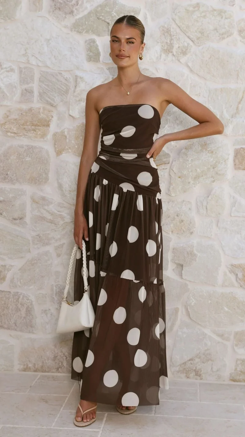 Damen Maxikleid mit schulterfreiem Schnitt und verspieltem Punktenmuster