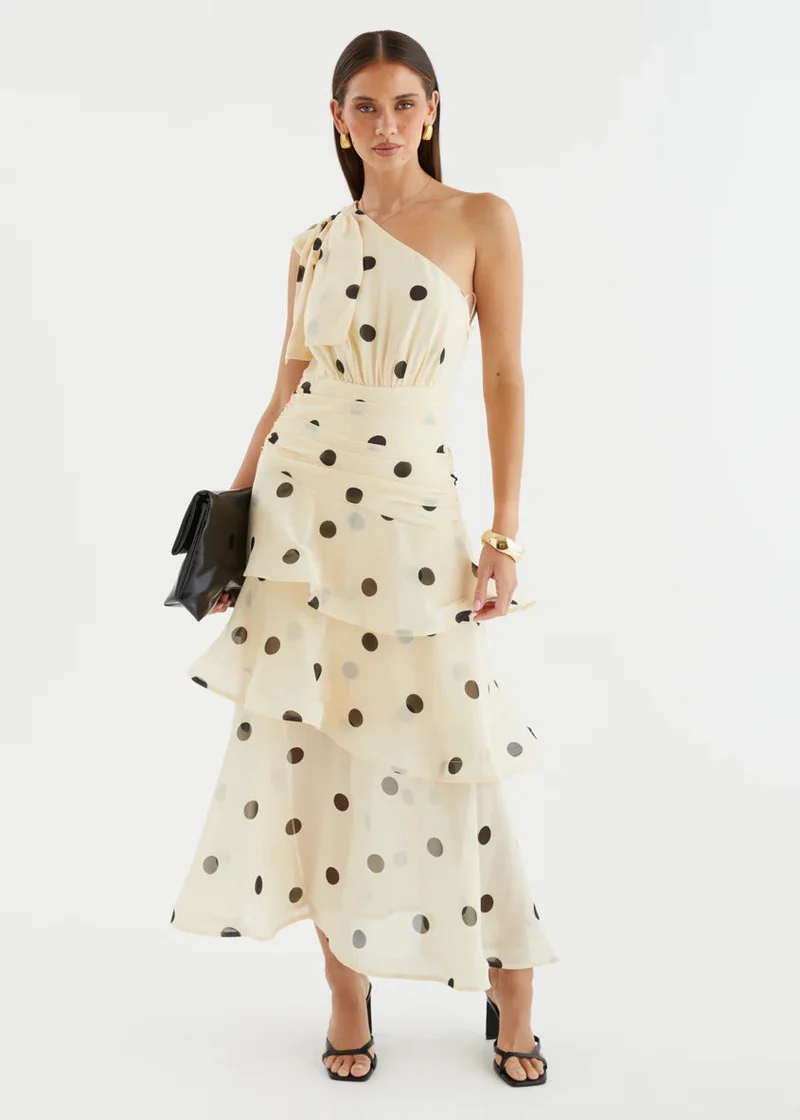 Damen Maxikleid mit asymmetrischem Schulterdesign und voluminösem Rock Nord Taschen