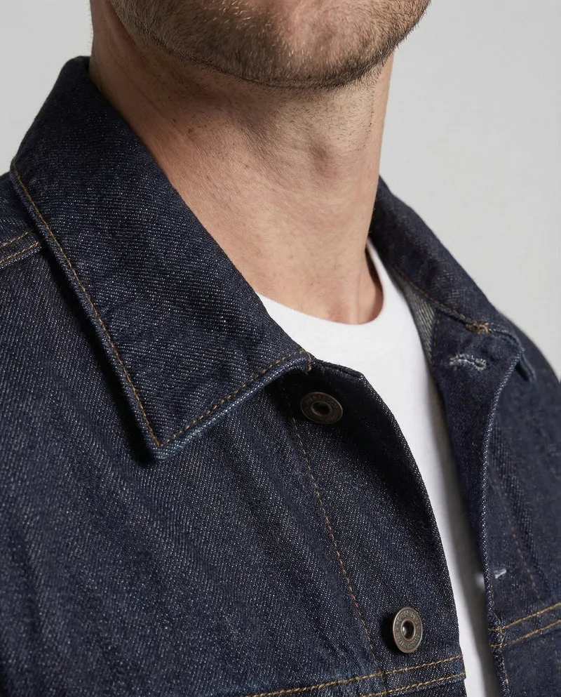 Herren Trucker Jeansjacke aus Raw Denim mit Brusttaschen
