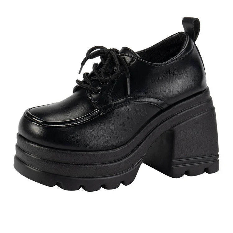 Damen Plateauschuh im angesagten Retro-Stil mit hohem Blockabsatz und robustem Profil Nord Taschen