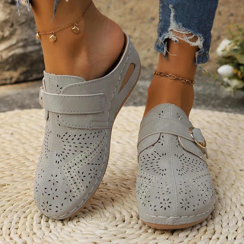 Damen Bequeme Clogs mit perforiertem Leder Nord Taschen