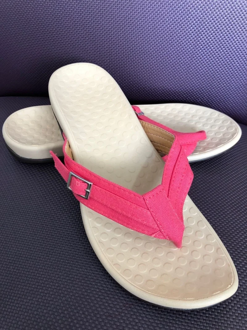 Damen Elegante und komfortable Zehentrenner-Sandalen mit verstellbarem Riemen