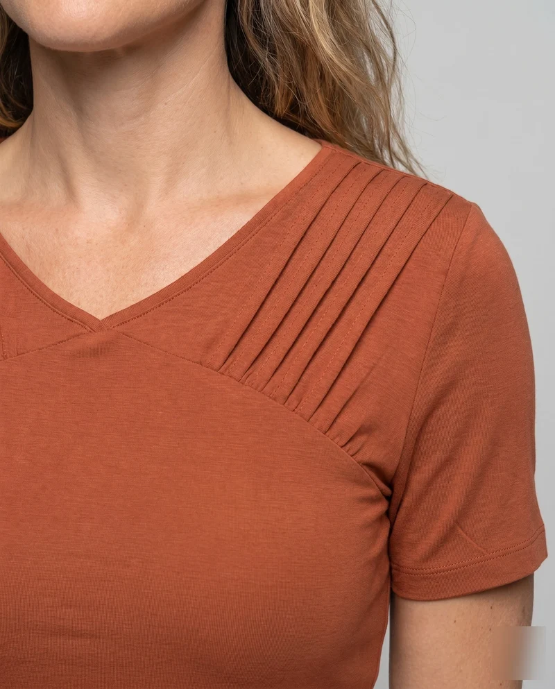 Damen lässiges T-Shirt mit schmalem Schnitt und Raffung