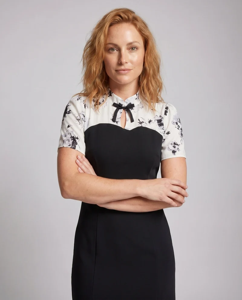 Damen Midi-Kleid mit floralem Kragen und schickem Schlitz