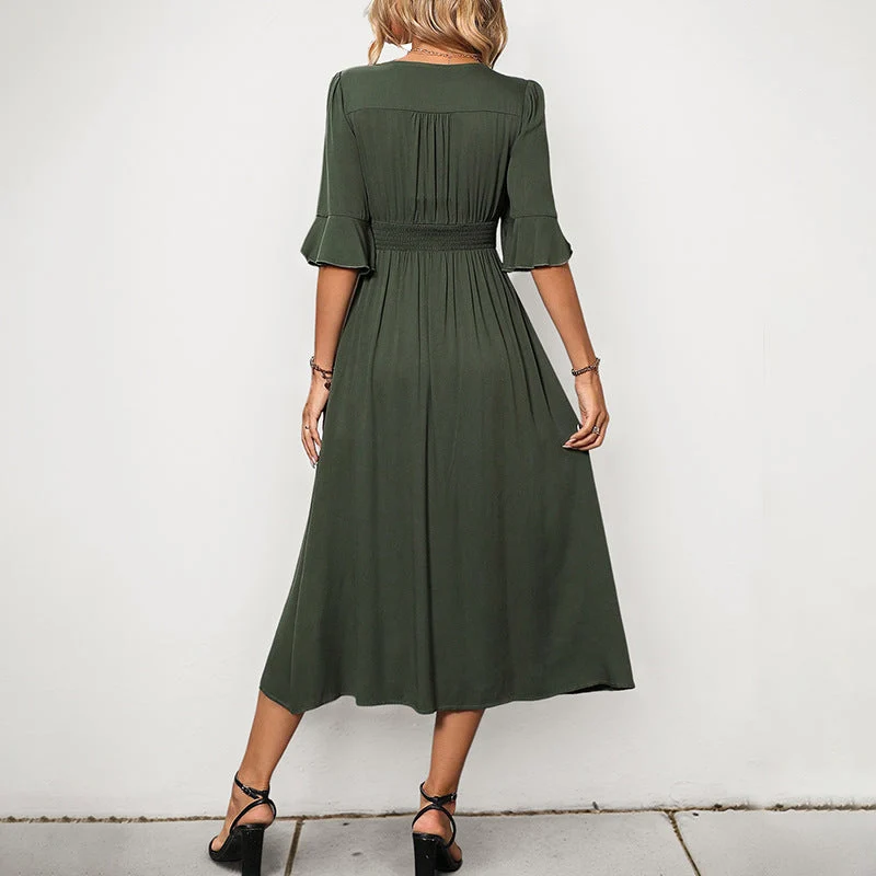 Damen Maxikleid mit einem eleganten V-Ausschnitt und Rüschendetails Nord Taschen