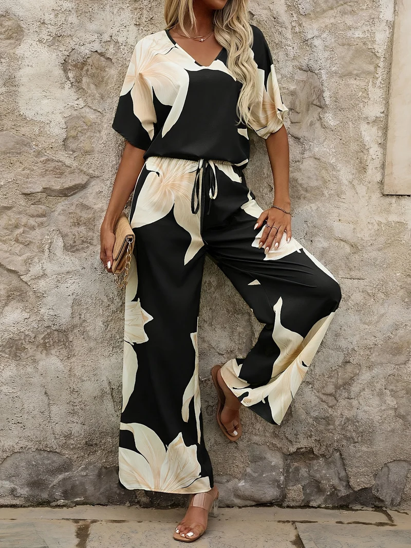 Damen luftiges Ensemble mit fließendem Schnitt und floralem Design