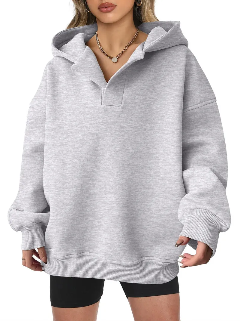 Damen Oversized Hoodie mit kurzem Kragen und praktischen Seitentaschen