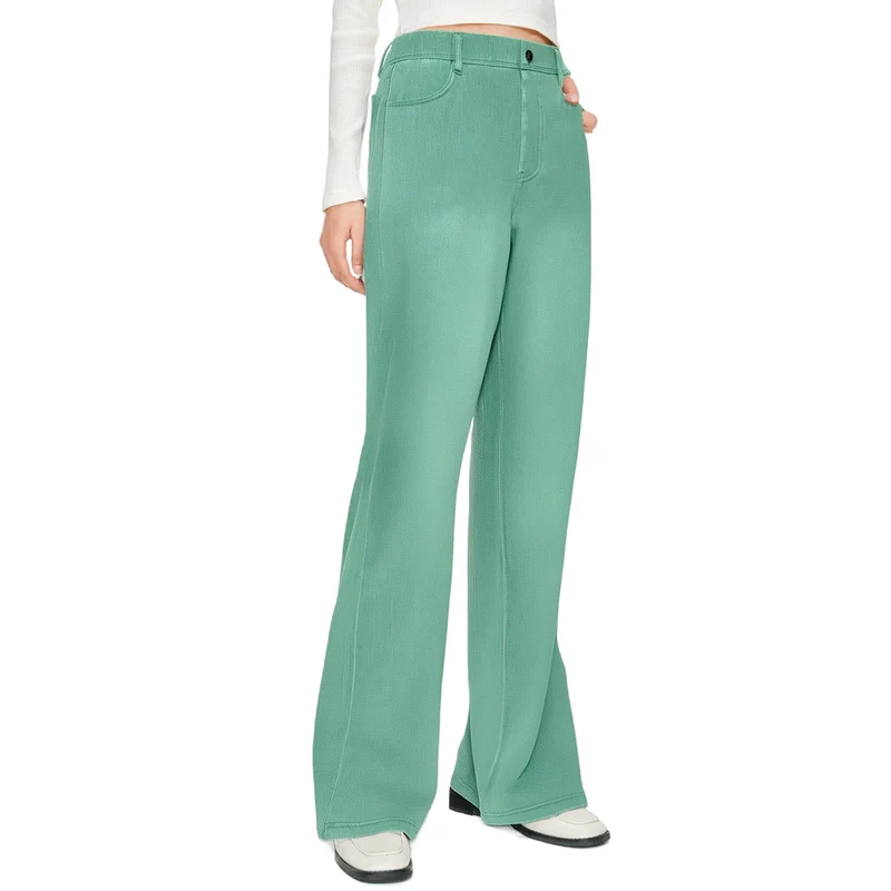 Damen weite Jeanshose mit hohen Bündchen und komfortablem Schnitt
