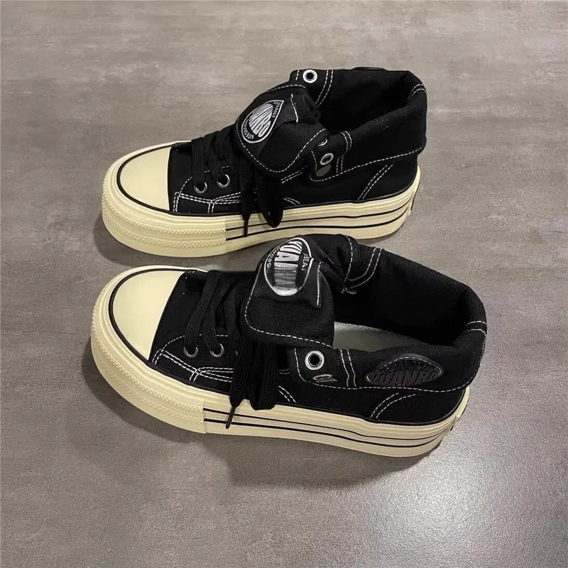 Damen Hohe Sneaker mit coolem Vintage-Design und praktischer Schnürung