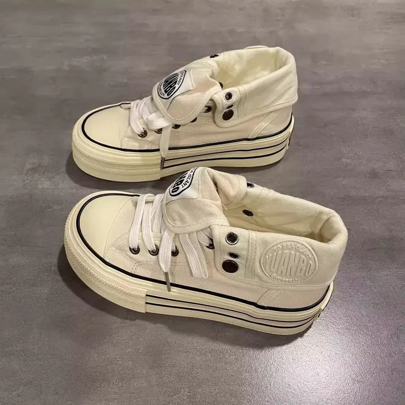 Damen Hohe Sneaker mit coolem Vintage-Design und praktischer Schnürung