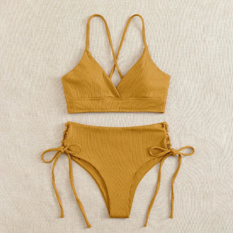Damen Bikini-Set mit verstellbaren Trägern und raffinierten Schnürdetails