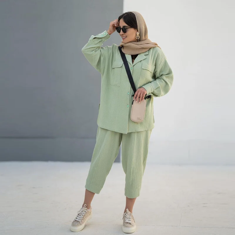 Damen lässiges Zwei-in-Eins Set mit hochwertigem Stoff und praktischen Taschen