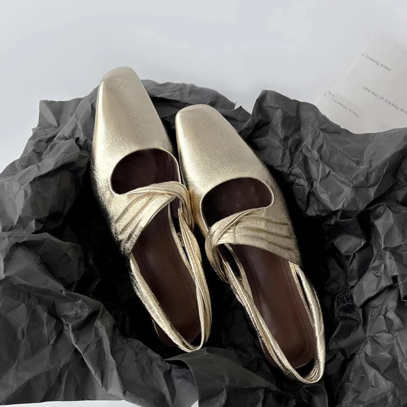 Damen Elegante spitze Pumps mit feinem Riemendesign Nord Taschen
