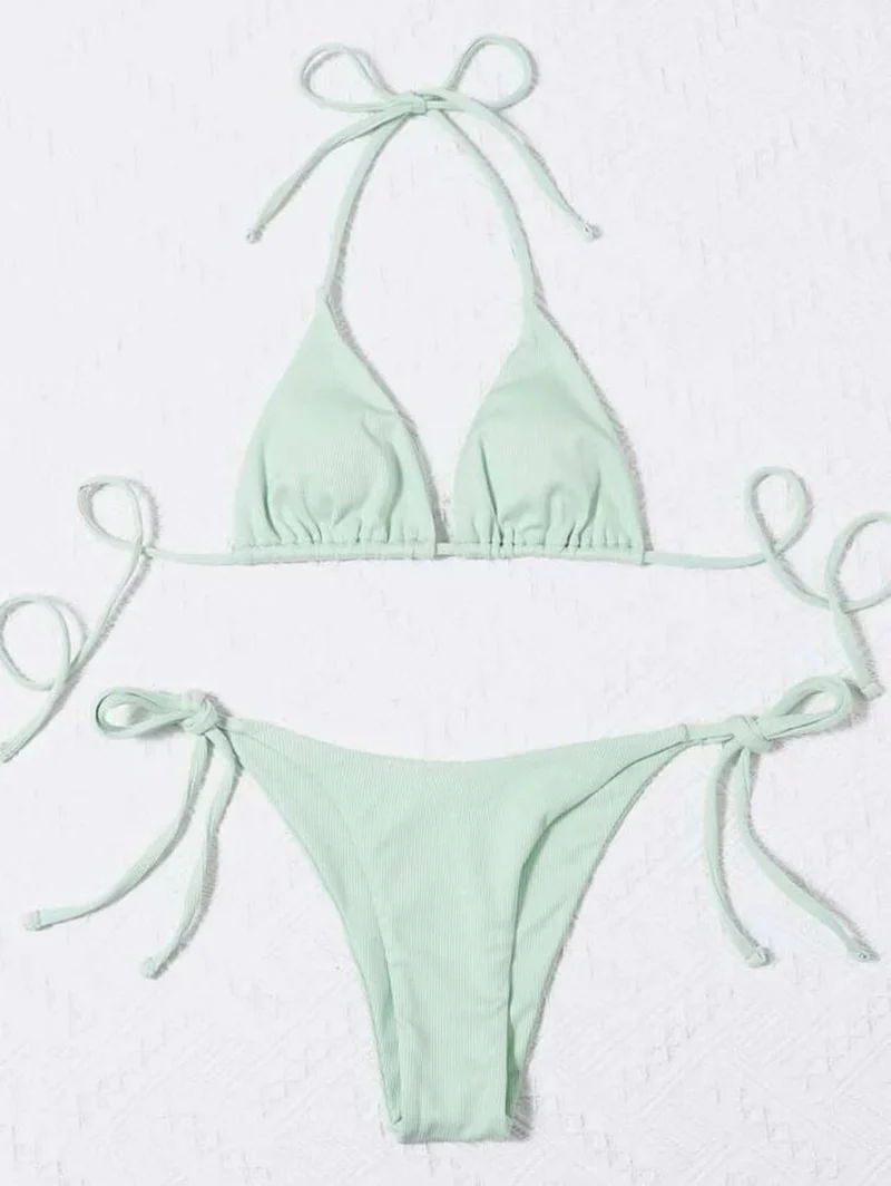 Damen Triangel-Bikini mit verstellbaren Bändern und raffinierten Schnürdetails