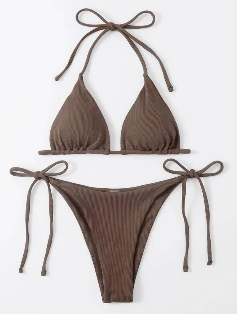Damen Triangel-Bikini mit verstellbaren Bändern und raffinierten Schnürdetails