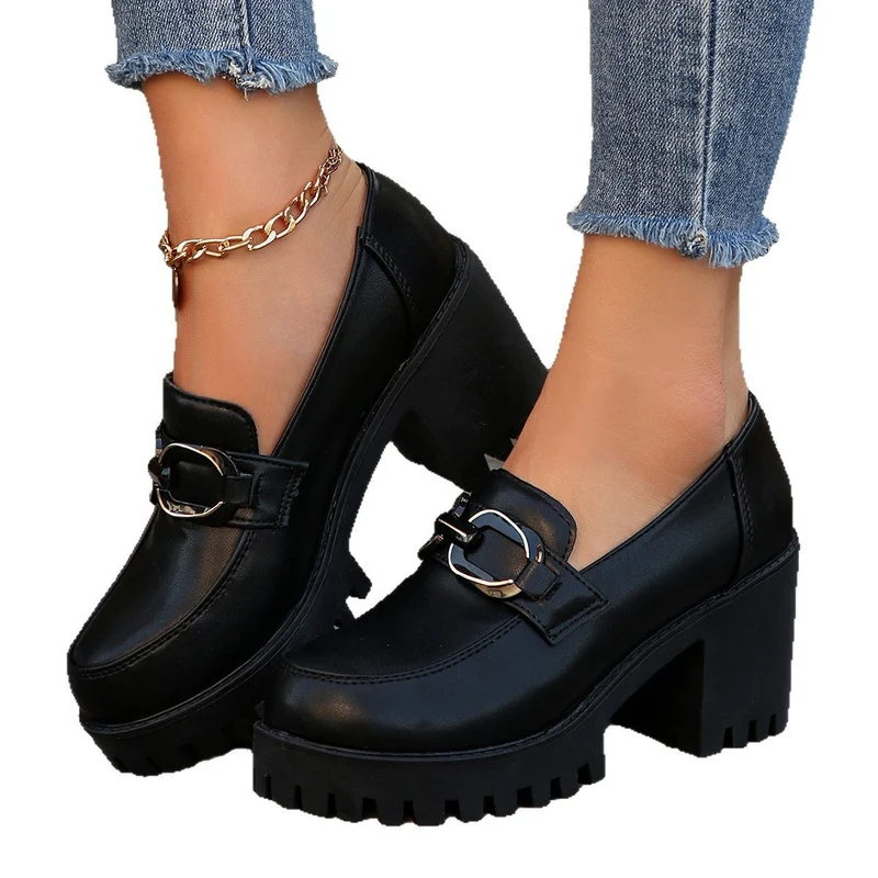 Damen Blockabsatz-Schuhe mit markanter Sohle und modischen Schnallen