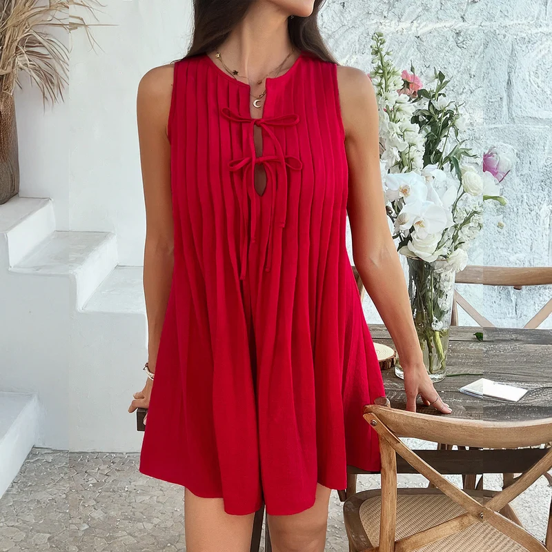 Damen Ärmelloses Sommerkleid mit Plisseefalten und dekorativem Schlüssel-Ausschnitt