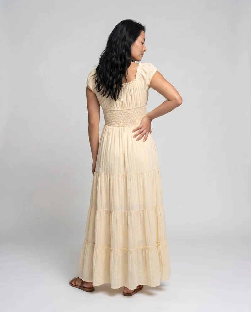 Damen nan romantisches Maxi-Stufenkleid mit Smoktaillen, vorderer Schnürung und Rüschenärmeln