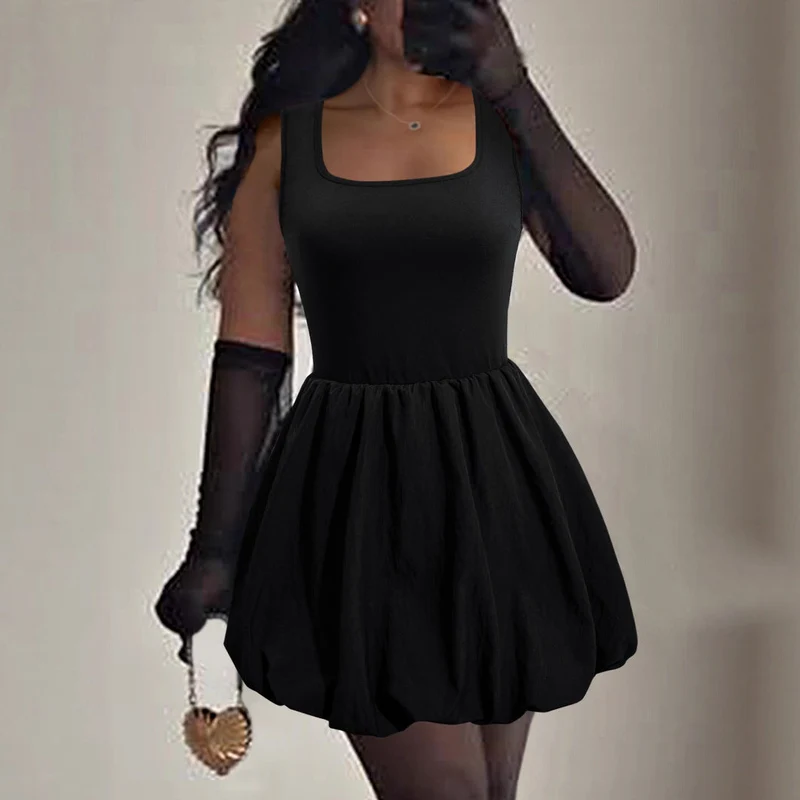 Damen ausgestelltes Cocktailkleid mit modernem quadratischen Ausschnitt und fließendem Rock