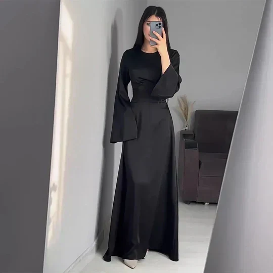 Lange Frauenkleider Aus Satin Stil