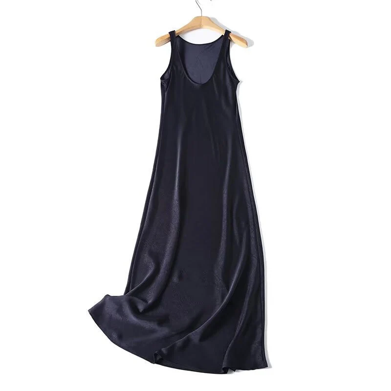 Damen Langes Seidenkleid mit elegantem Rückenausschnitt