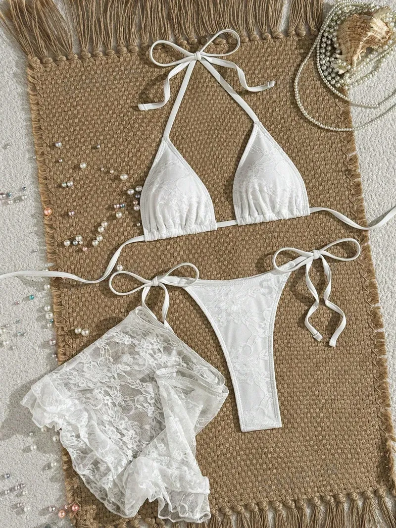 Damen Spitzen-Bikini mit floralem Design und fließendem Rock