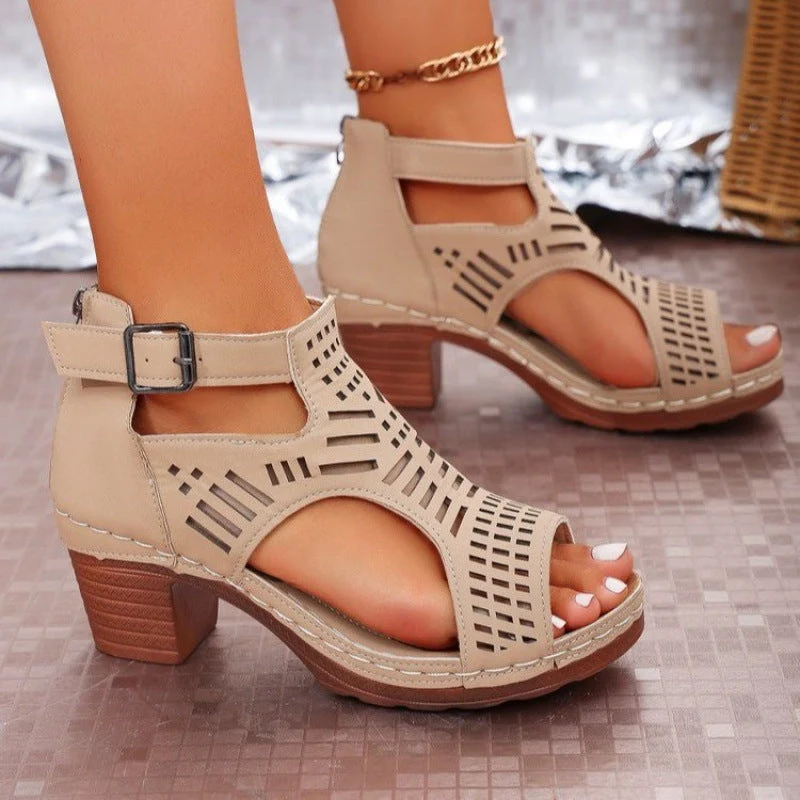 Damen trendige Sandalen mit durchbrochenem Design und Holz-Elementen