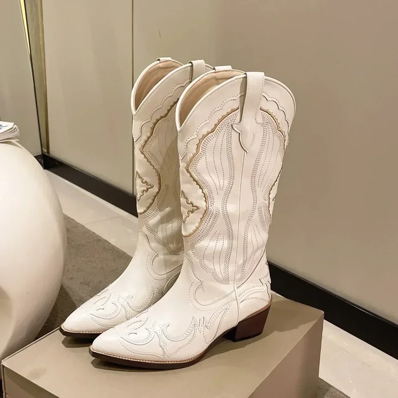 Cowboy-Stiefel mit Blockabsatz