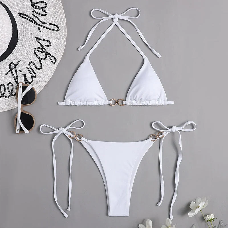 Damen Triangel-Bikini mit raffinierten Rüschen und goldenen Akzenten