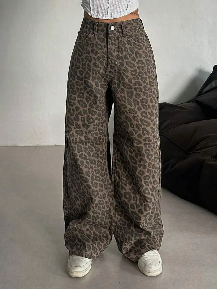 Damen Weit geschnittene Leoparden-Jeans im lässigen Stil