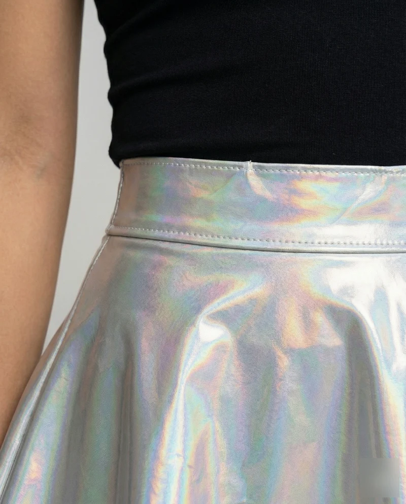 Damen futuristischer Teller-Minirock in Holografik-Optik