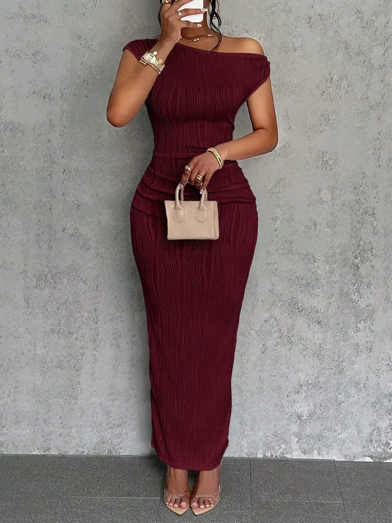Damen Elegantes und figurbetontes Maxikleid mit einem Schulterdesign