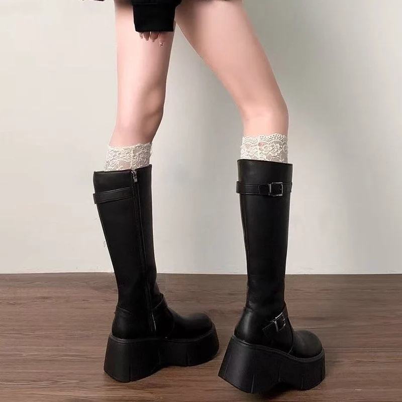 Damen Modische Stiefel mit auffälligem Schnallen-Design Nord Taschen
