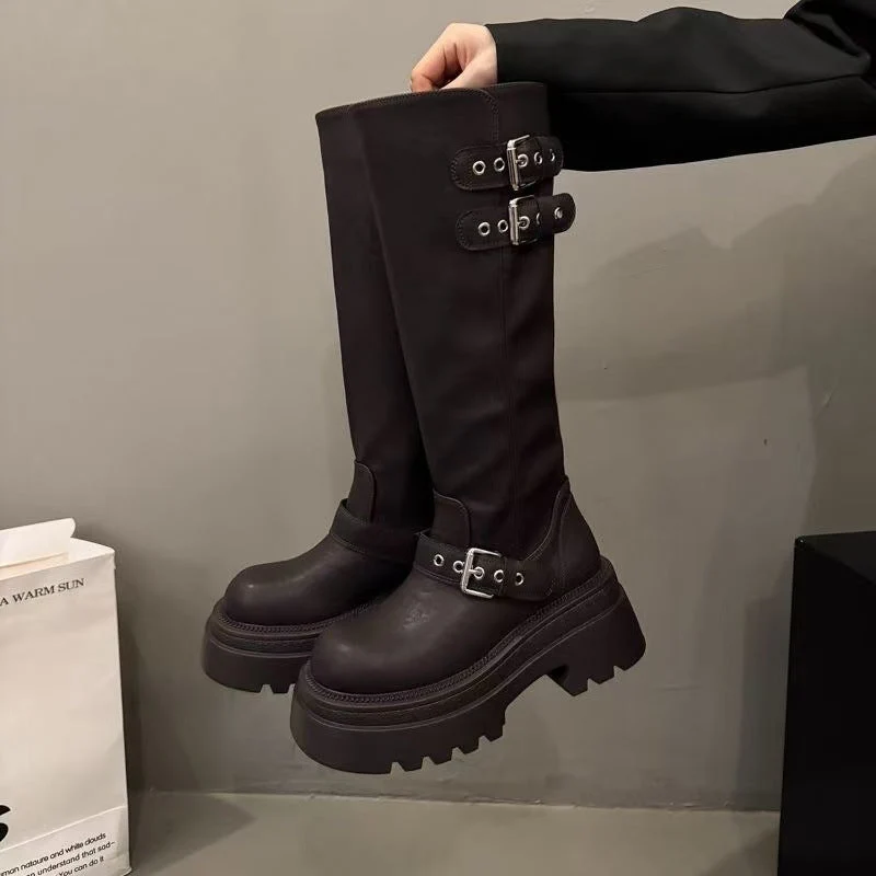 Damen Modische Stiefel mit auffälligem Schnallen-Design Nord Taschen