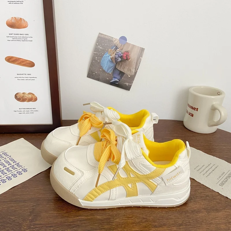 Damen Sportliche Sneakers mit verspielten Schnürdetails und modischem Obermaterial