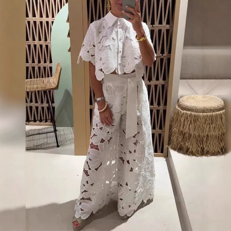 Damen Set im modernen Blumendesign mit cropped Bluse und Maxi-Rock