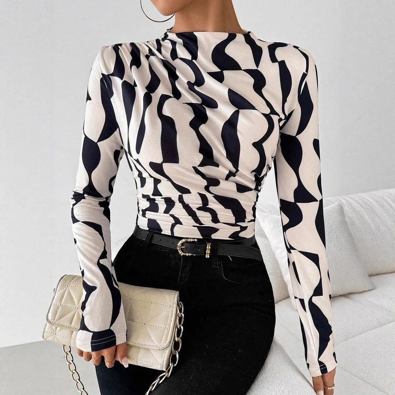 Damen nan tailliertes Langarmshirt mit seitlicher Raffung und Wasserfallausschnitt