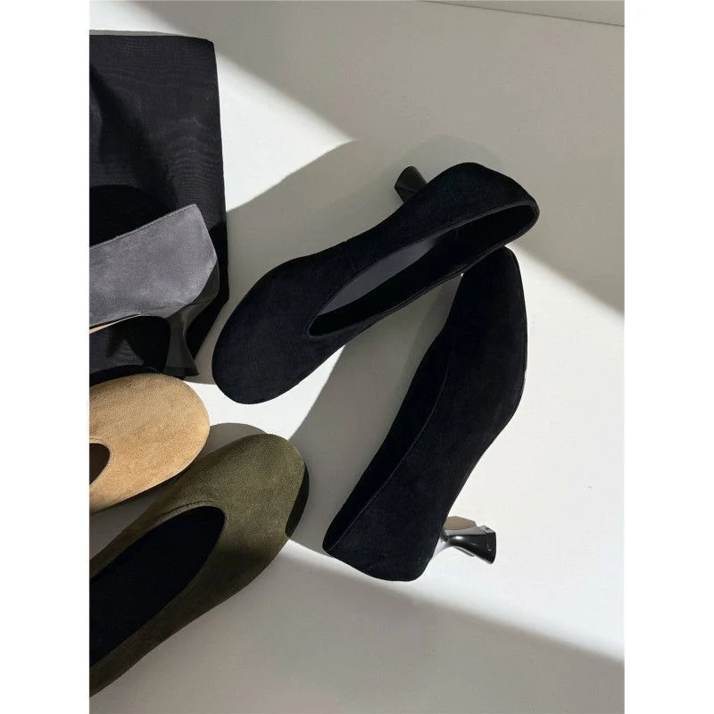 Damen elegante Pumps mit modischem Trichterabsatz