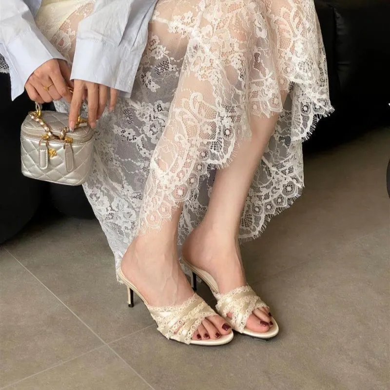 Damen elegante Mules mit Spitzenakzenten Nord Taschen
