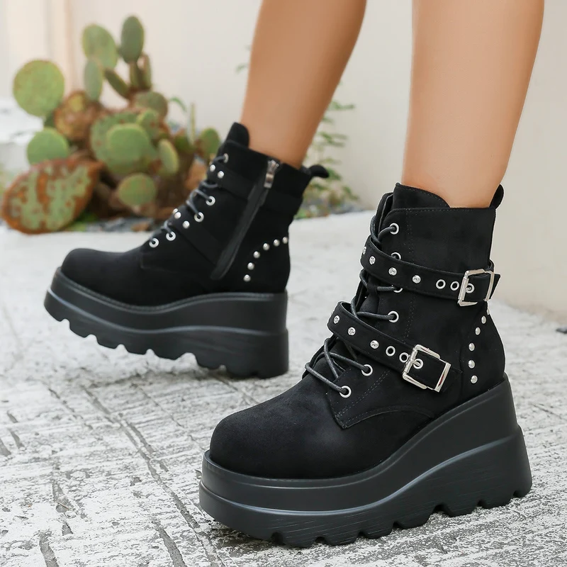 Damen Wedge-Stiefel mit modischen Schnallen und robustem Plateau
