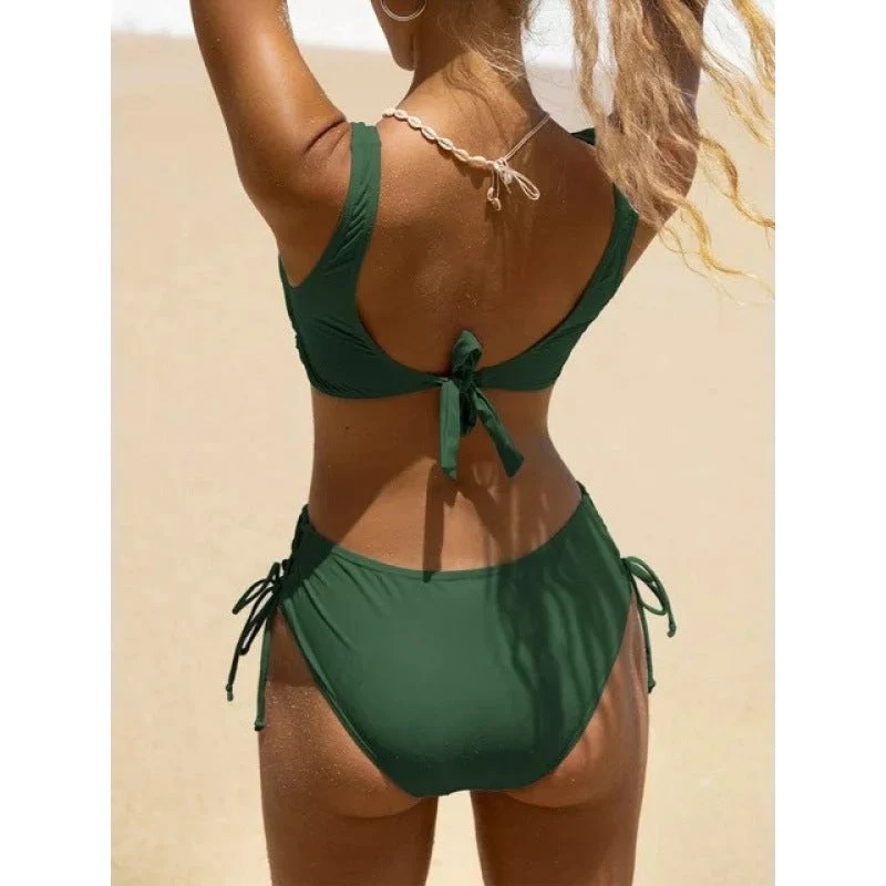 Damen Hochgeschnittener Bikini mit raffiniertem Wickeldetail