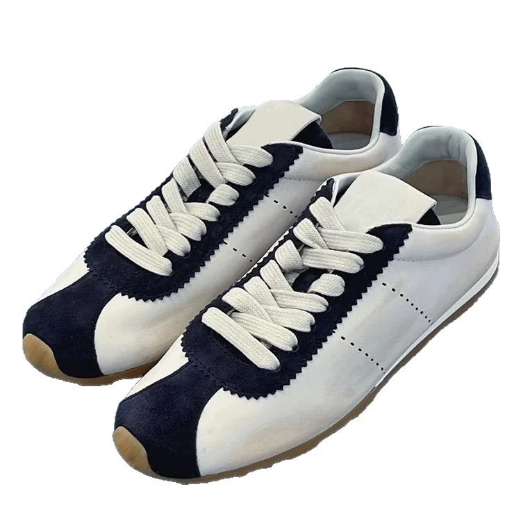 Damen Sneakers im eleganten Retro-Design mit atmungsaktiver Oberflächenstruktur