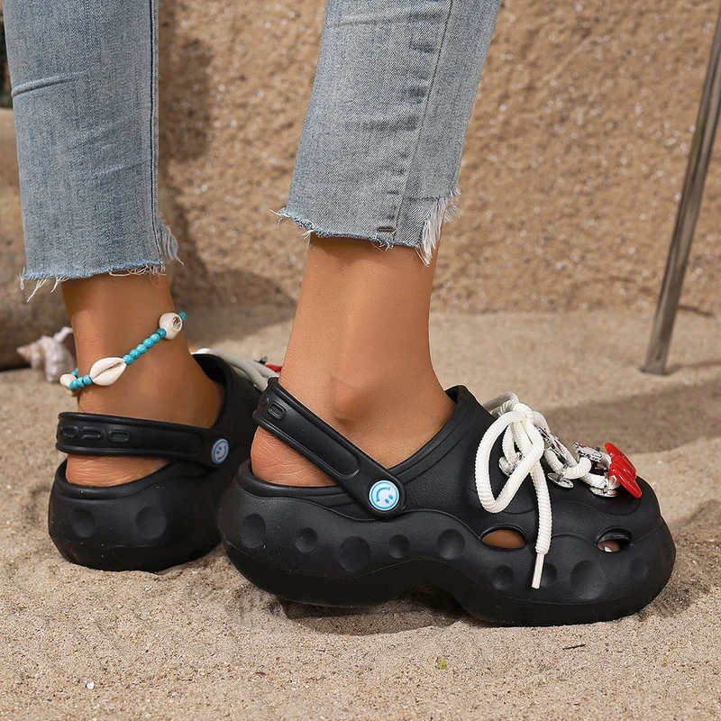 Damen Clogs mit einzigartigen Design-Details und komfortabler Sohle Nord Taschen