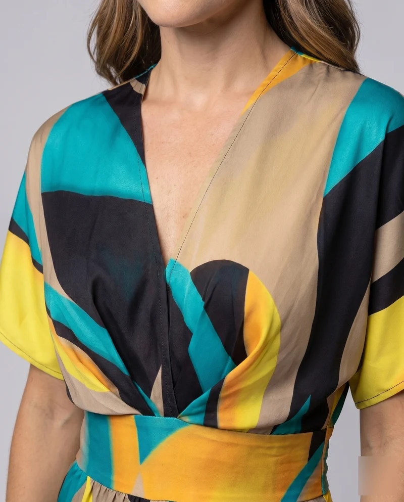 Damen Jumpsuit mit V-Ausschnitt und weiten Beinen