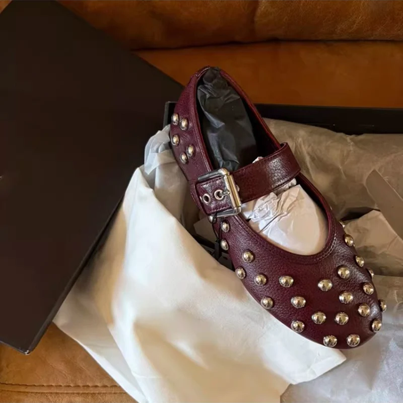 Damen Designerschuhe mit modischen Nietenakzenten Nord Taschen