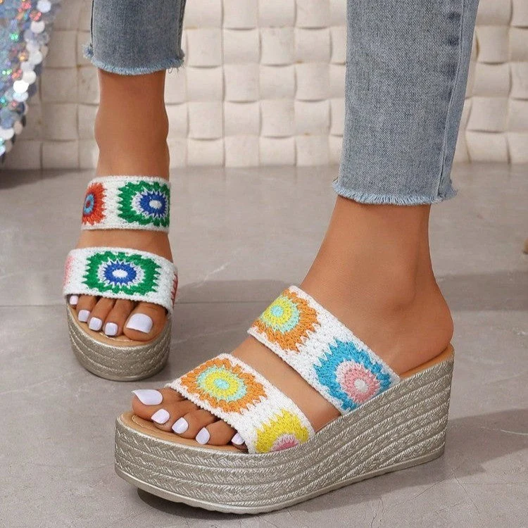 Damen Hochwertige Plateau-Sandalen mit buntem Stickdesign und komfortablem Fußbett